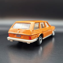 Load image into Gallery viewer, Matchbox 2023 Mercedes-Benz W123 Wagon Orange MBX Wagons II 5 Pack Loose