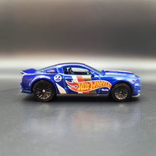 Load image into Gallery viewer, Hot Wheels 2019 '10 Ford Shelby GT500 Super Snake Dark Blue #192 HW Race Team