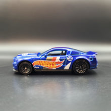 Load image into Gallery viewer, Hot Wheels 2019 '10 Ford Shelby GT500 Super Snake Dark Blue #192 HW Race Team