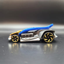 Load image into Gallery viewer, Hot Wheels 2020 Clip Frost Gold #124 Experimotors 5/10
