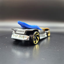 Load image into Gallery viewer, Hot Wheels 2020 Clip Frost Gold #124 Experimotors 5/10
