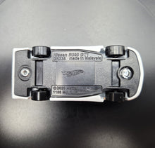 Load image into Gallery viewer, Hot Wheels 2022 Nissan R390 GT1 White #64 HW Turbo 4/10