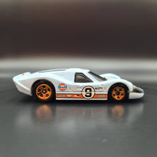 Load image into Gallery viewer, Hot Wheels 2022 '67 Ford GT40 MK.IV Light Blue #58 Retro Racers 4/10