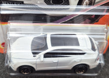 Load image into Gallery viewer, Matchbox 2023 '18 Bentley Bentayga Pearl White MBX Metro #4 New Long Card