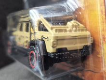 Load image into Gallery viewer, Matchbox 2022 '19 Jeep Gladiator Tan Jurassic World Dominion New Long Card