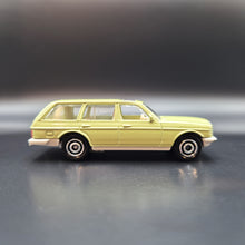 Load image into Gallery viewer, Matchbox 2019 '80 Mercedes-Benz W123 Wagon Light Green #3 MBX Road Trip 9/20