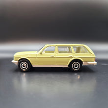 Load image into Gallery viewer, Matchbox 2019 '80 Mercedes-Benz W123 Wagon Light Green #3 MBX Road Trip 9/20