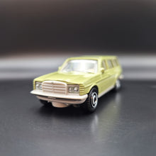 Load image into Gallery viewer, Matchbox 2019 '80 Mercedes-Benz W123 Wagon Light Green #3 MBX Road Trip 9/20