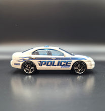 Load image into Gallery viewer, Hot Wheels 2009 Ford Fusion Pearl White #109 HW City Works 3/10