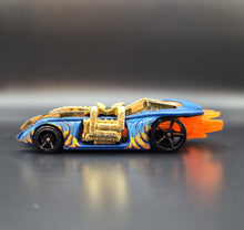 Load image into Gallery viewer, Hot Wheels 2013 Arachnorod Blue #53 HW Imagination Street Pests