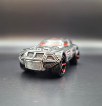 Load image into Gallery viewer, Hot Wheels 2009 RD-08 Dark Grey Snake Attack Track Car