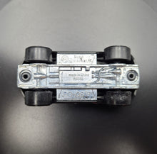 Load image into Gallery viewer, Hot Wheels 2009 RD-08 Dark Grey Snake Attack Track Car