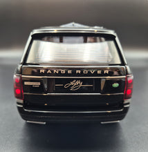 Load image into Gallery viewer, Explorafind 2020 Land Rover Range Rover Black 1:18 Die Cast Car