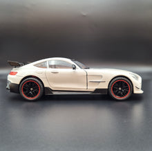 Load image into Gallery viewer, Explorafind 2019 Mercedes-AMG GT White 1:18 Die Cast Car