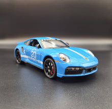 Load image into Gallery viewer, Explorafind 2021 Porsche 911 Turbo S Blue 1:24 Die Cast Car