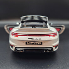 Load image into Gallery viewer, Explorafind 2021 Porsche 911 Turbo S White 1:24 Die Cast Car
