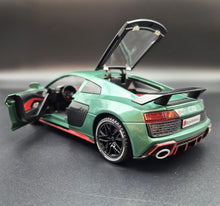Load image into Gallery viewer, Explorafind 2020 Audi R8 V10 Green 1:24 Die Cast Car