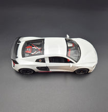 Load image into Gallery viewer, Explorafind 2020 Audi R8 V10 White 1:24 Die Cast Car