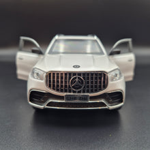 Load image into Gallery viewer, Explorafind 2021 Mercedes-Benz GLS 63 Pearl White 1:24 Die Cast Car