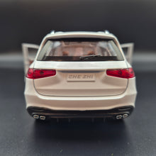 Load image into Gallery viewer, Explorafind 2021 Mercedes-Benz GLS 63 Pearl White 1:24 Die Cast Car