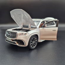 Load image into Gallery viewer, Explorafind 2021 Mercedes-Benz GLS 63 Pearl White 1:24 Die Cast Car
