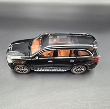 Load image into Gallery viewer, Explorafind 2021 Mercedes-Benz GLS 63 Black 1:24 Die Cast Car