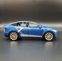 Load image into Gallery viewer, Explorafind 2020 Tesla Model X Blue 1:24 Die Cast Car