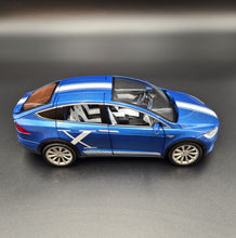 Load image into Gallery viewer, Explorafind 2020 Tesla Model X Blue 1:24 Die Cast Car