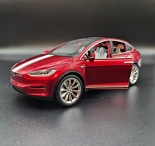 Load image into Gallery viewer, Explorafind 2020 Tesla Model X Red 1:24 Die Cast Car