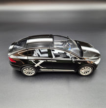 Load image into Gallery viewer, Explorafind 2020 Tesla Model X Black 1:24 Die Cast Car