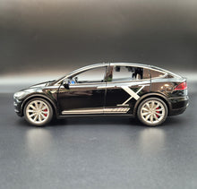 Load image into Gallery viewer, Explorafind 2020 Tesla Model X Black 1:24 Die Cast Car