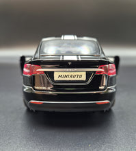 Load image into Gallery viewer, Explorafind 2020 Tesla Model X Black 1:24 Die Cast Car