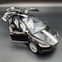 Load image into Gallery viewer, Explorafind 2020 Tesla Model X Black 1:24 Die Cast Car