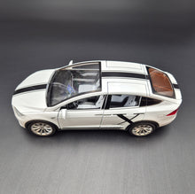 Load image into Gallery viewer, Explorafind 2020 Tesla Model X White 1:24 Die Cast Car