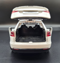 Load image into Gallery viewer, Explorafind 2020 Tesla Model X White 1:24 Die Cast Car