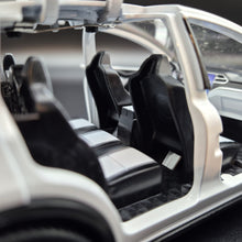 Load image into Gallery viewer, Explorafind 2020 Tesla Model X White 1:24 Die Cast Car