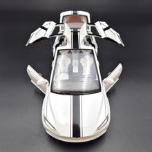 Load image into Gallery viewer, Explorafind 2020 Tesla Model X White 1:24 Die Cast Car