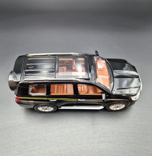 Load image into Gallery viewer, Explorafind 2020 Toyota Prado Black 1:24 Die Cast Car