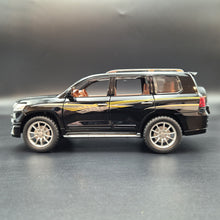 Load image into Gallery viewer, Explorafind 2020 Toyota Prado Black 1:24 Die Cast Car