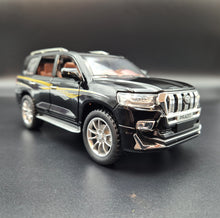 Load image into Gallery viewer, Explorafind 2020 Toyota Prado Black 1:24 Die Cast Car