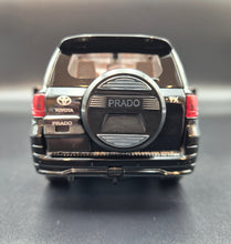 Load image into Gallery viewer, Explorafind 2020 Toyota Prado Black 1:24 Die Cast Car