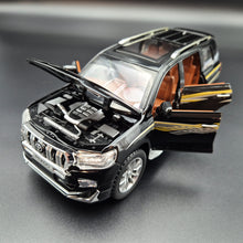 Load image into Gallery viewer, Explorafind 2020 Toyota Prado Black 1:24 Die Cast Car