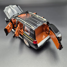 Load image into Gallery viewer, Explorafind 2020 Toyota Prado Black 1:24 Die Cast Car