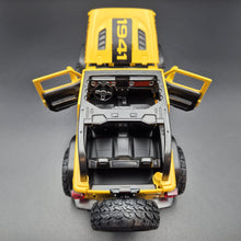 Load image into Gallery viewer, Explorafind 2020 Jeep Wrangler Rubicon Yellow 1:20 Die Cast Car