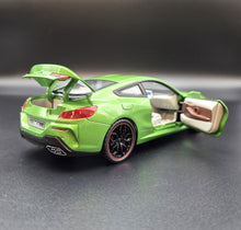 Load image into Gallery viewer, Explorafind 2023 BMW M8 840 Series Coupe Green 1:24 Die Cast Car