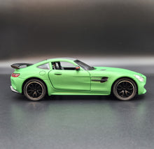 Load image into Gallery viewer, Explorafind 2021 Mercedes-Benz AMG GTR Bright Green 1:24 Die Cast Car