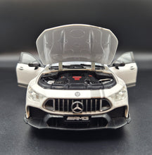 Load image into Gallery viewer, Explorafind 2021 Mercedes-Benz AMG GT63 White 1:24 Die Cast Car