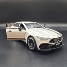 Load image into Gallery viewer, Explorafind 2021 Mercedes-Benz AMG GT63 White 1:24 Die Cast Car