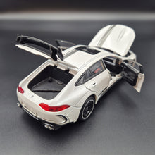 Load image into Gallery viewer, Explorafind 2021 Mercedes-Benz AMG GT63 White 1:24 Die Cast Car