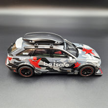 Load image into Gallery viewer, Explorafind 2021 Audi RS6 Wagon Grey Camouflage 1:24 Die Cast Car